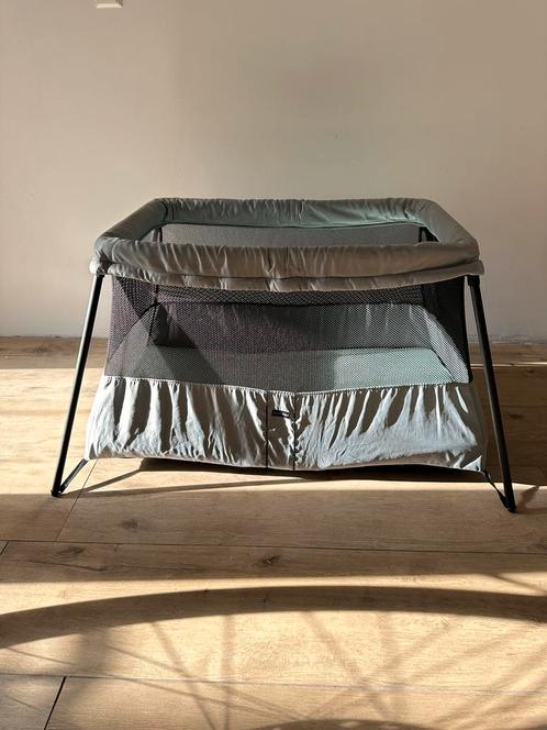 Baby bjorn campingbedje zilver - lichtgewicht - light, Kinderen en Baby's, Babywiegjes en Ledikanten, Reisbedje, Ophalen