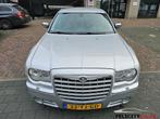 Chrysler 300C 2.7 V6 leer navi 195.000km nap, Auto's, Chrysler, Automaat, Origineel Nederlands, Euro 4, Zilver of Grijs