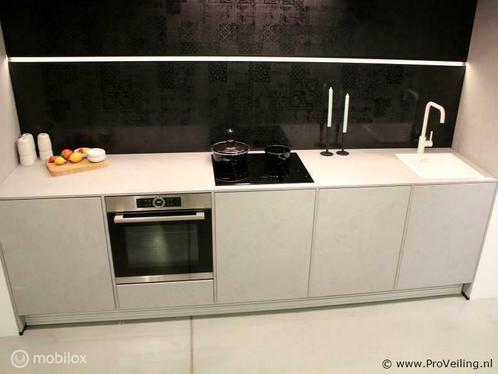 Online Veiling: Nobilia Rechte keuken, Huis en Inrichting, Keuken | Complete keukens