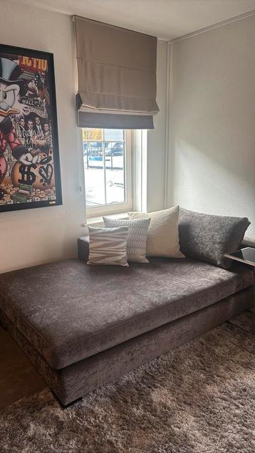 Bankstel Lounge beschikbaar voor biedingen