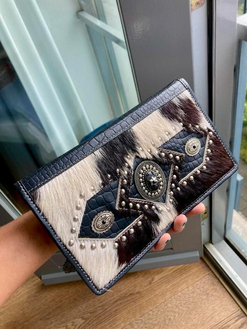 Black Boho leather Clutch with Adjustable Strap, Sieraden, Tassen en Uiterlijk, Tassen | Damestassen, Nieuw, Schoudertasje, Zwart