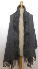 Mooie grijze 100% pashmina wollen sjaal met bont, Verzenden, Zo goed als nieuw, Maat 46/48 (XL) of groter, Sjaal