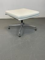 1x Vitra Eames EA 223 Soft Pad Hocker Wit Leer - Gepolijst