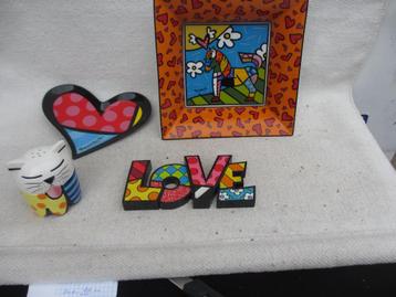 Div. keramiek en "LOVE" WORD in 3D ROMERO BRITTO beschikbaar voor biedingen