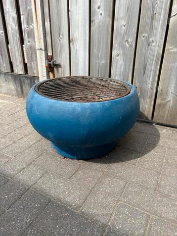 Kolen barbecue beschikbaar voor biedingen