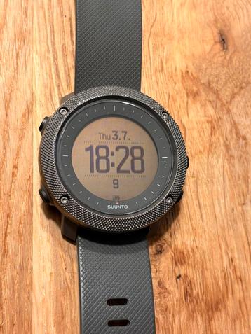 SUUNTO Traverse compleet met doos en lader in topstaat beschikbaar voor biedingen