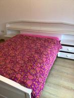 Bed met ombouw en 2 ingebouwde nachtkastjes, GRATIS, Ophalen, Gebruikt, Tweepersoons, Vintage barok