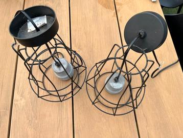 Plafond lamp industrieel ijzerdraad met beton beschikbaar voor biedingen