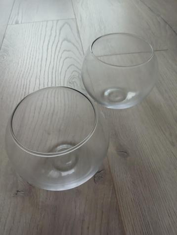 2 glazen ronde kommen voor bijv. plantjes, samen 1 euro beschikbaar voor biedingen