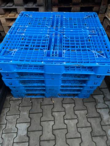 Te koop partij 6x kunstof plastic pallets vlonder 1x1 vloer beschikbaar voor biedingen