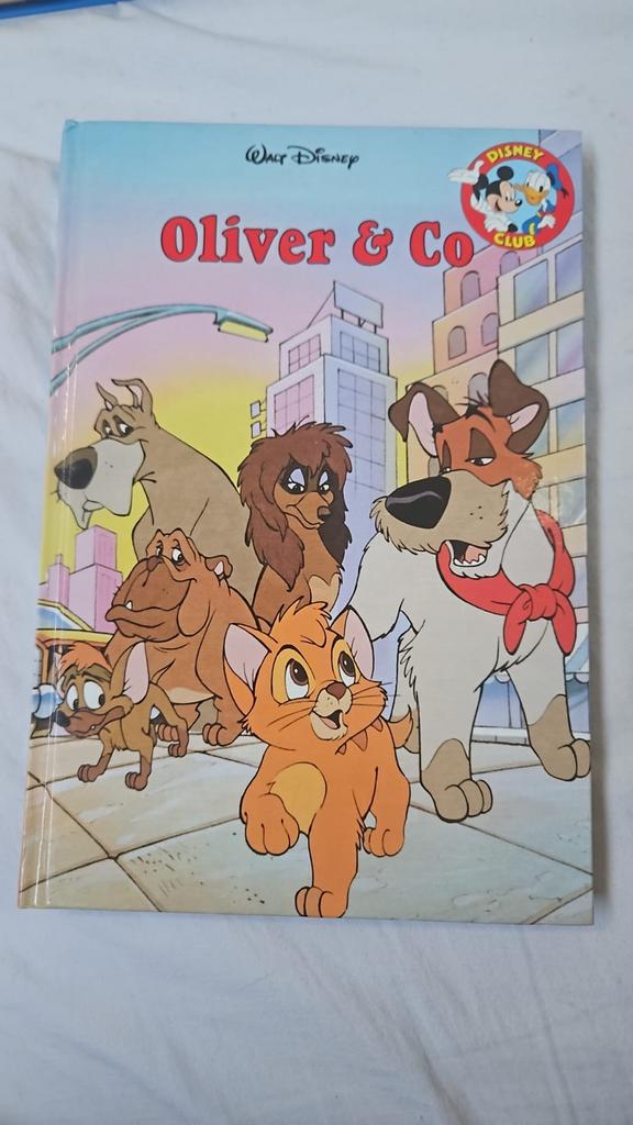 Oliver & Co. Disney Club Boek, Boeken, Ophalen of Verzenden, Zo goed als nieuw, Sprookjes