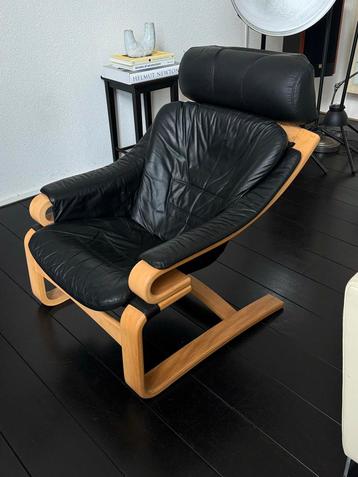 Lederen Fauteuil met Houten Frame beschikbaar voor biedingen