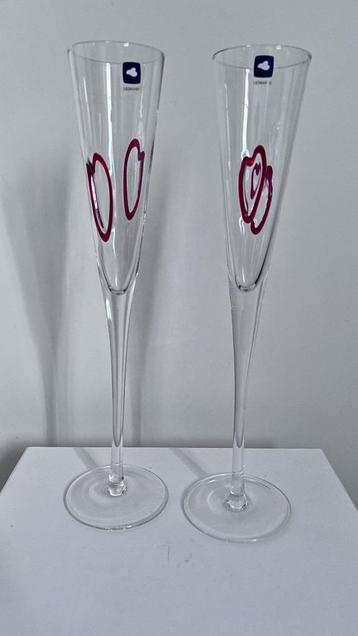 2x Leonardo champagne glazen flutes met hartjes beschikbaar voor biedingen