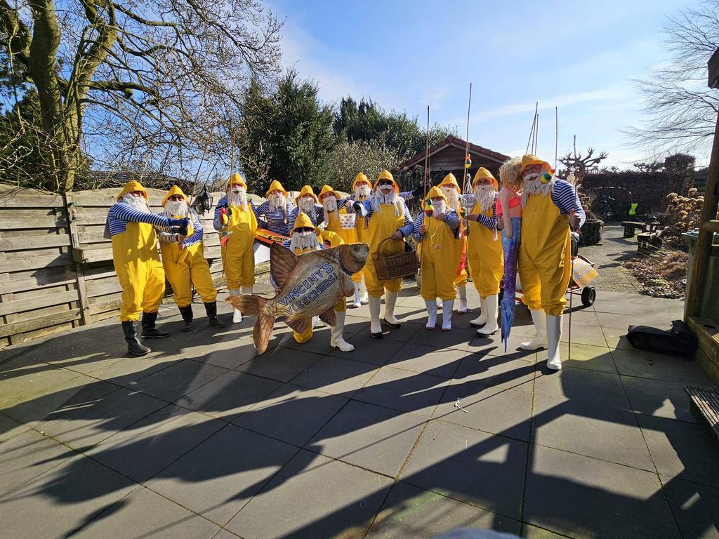 Carnavals pakken compleet, Carnaval, Kleding, Gedragen, Ophalen