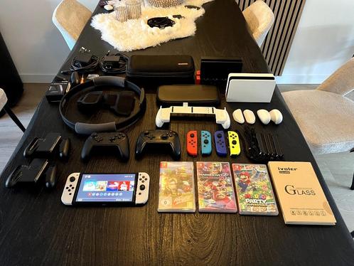 SWITCH OLED Bundel - Alles-in-een - direct volop gamen 🎮, Spelcomputers en Games, Spelcomputers | Nintendo Switch, Zo goed als nieuw