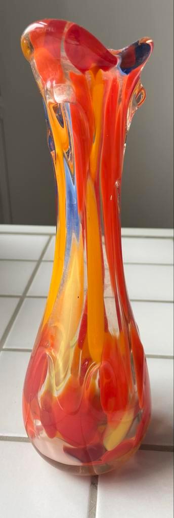 Mooie glazen vaas - 27 cm hoog beschikbaar voor biedingen