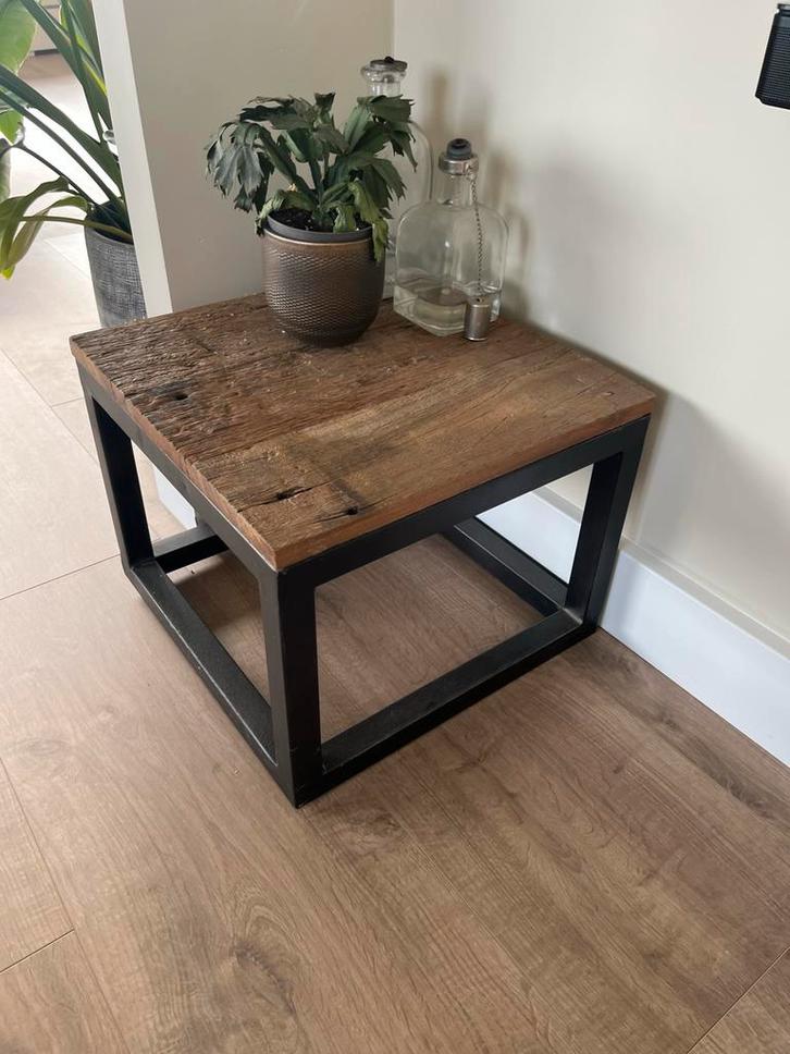 Stoere Bijzettafel - Industrieel Design, Huis en Inrichting, Tafels | Bijzettafels, Gebruikt, Vierkant, Minder dan 45 cm, Minder dan 55 cm