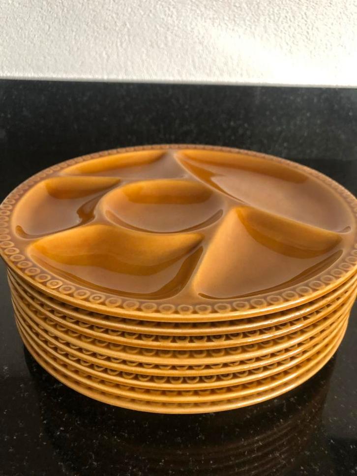 Vintage Okergele Gourmet/Fondue Borden - 8 stuks, Huis en Inrichting, Keuken | Servies, Gebruikt, Bord(en), Overige stijlen, Aardewerk