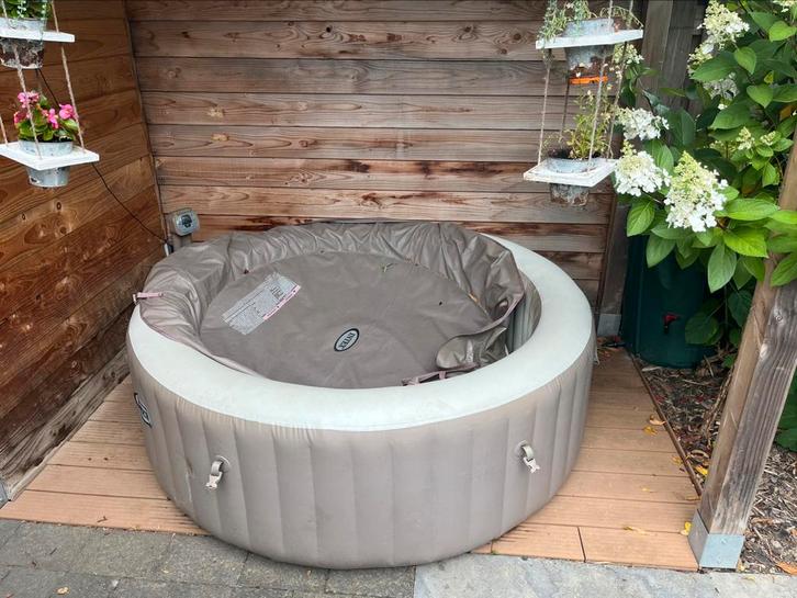 Intex Pure Spa 4-persoons bubbelbad – defecte verwarming, Tuin en Terras, Bubbelbaden en Hottubs, Gebruikt, Opblaasbaar, Pomp