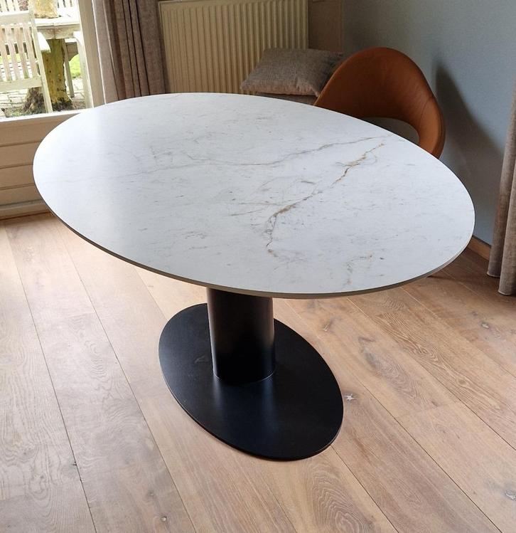 Metaform Orfis Eettafel desgin, Huis en Inrichting, Tafels | Eettafels, Zo goed als nieuw, 50 tot 100 cm, 200 cm of meer, Vijf personen of meer