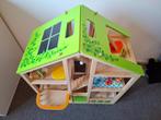 Houten poppenhuis met veel meubeltjes van HAPE, Kinderen en Baby's, Speelgoed | Poppenhuizen, Ophalen, Zo goed als nieuw, Poppenhuis