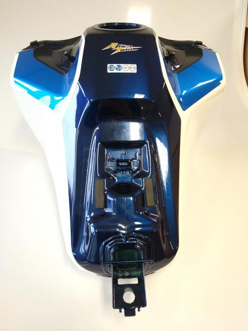 Benzinetank CRF1100 met lichte beschadiging, Motoren, Onderdelen | Honda, Gebruikt, Ophalen of Verzenden