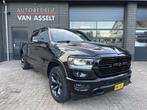 Dodge Ram 1500 5.7 V8 4x4 Crew Cab Laramie Panoramadak , Lee, Auto's, Dodge, Gebruikt, 5654 cc, 402 pk, Zwart