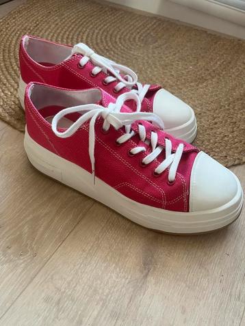 Sneakers canvas Tamaris roze beschikbaar voor biedingen