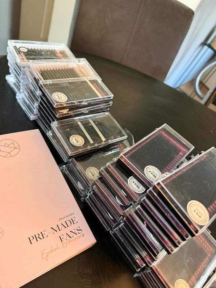 Te koop: Wimperextensions voor stylistes (bundel of los), Sieraden, Tassen en Uiterlijk, Uiterlijk | Gezichtsverzorging, Zo goed als nieuw