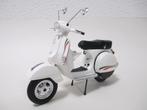 Vespa PX 150 Unita d'Italia 1/10 Schuco, Hobby en Vrije tijd, Modelauto's | 1:5 tot 1:12, Ophalen of Verzenden, Nieuw, 1:9 t/m 1:12