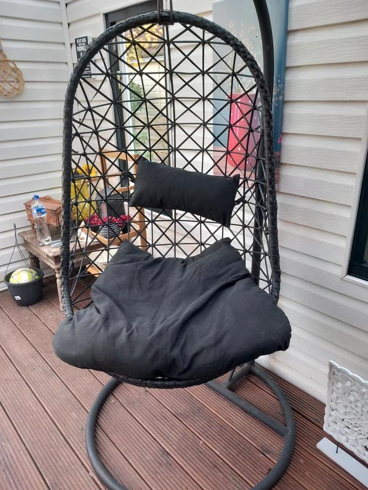 Leuke Ei Vormige Hangstoel, Huis en Inrichting, Stoelen, Zo goed als nieuw, Eén, Kunststof, Metaal, Stof, Zwart, Ophalen