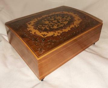 curiosa beschikbaar voor biedingen