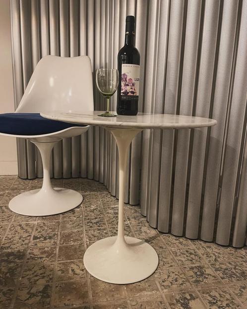 Knoll int Saarinen bijzettafel tulip tafel ovaal 70 s, Huis en Inrichting, Tafels | Bijzettafels, Gebruikt, Ovaal, Ophalen of Verzenden