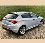 Alfa Romeo Giulietta  QV 1.750 TBI AUT 2016 Wit, Auto's, 65 €/maand, 15 km/l, Leder en Stof, Wit