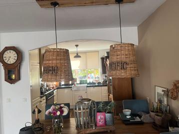 Mooie rieten lampenkappen van Riviera maison beschikbaar voor biedingen