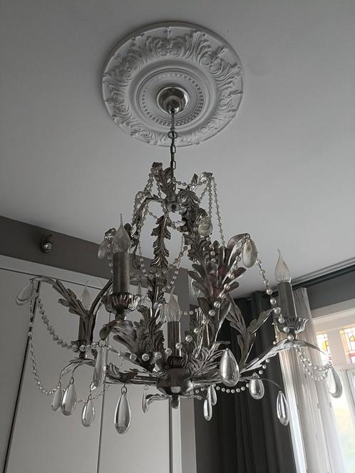Metalen, mooi bewerkte kroonluchter met glazen details, Huis en Inrichting, Lampen | Kroonluchters, Zo goed als nieuw, Glas, Metaal