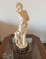 Beeld vrouw met hond, Antiek en Kunst, Ophalen of Verzenden