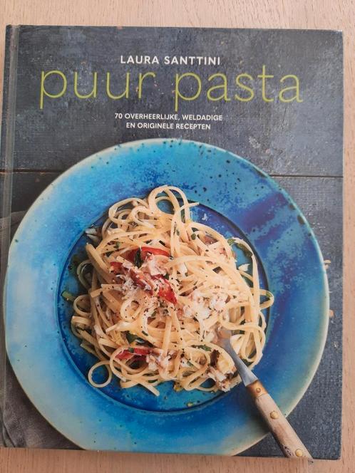 Puur Pasta - Laura Santtini, Boeken, Kookboeken, Zo goed als nieuw, Italië, Ophalen of Verzenden