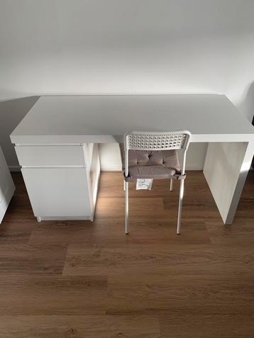 Bureau MALM IKEA beschikbaar voor biedingen
