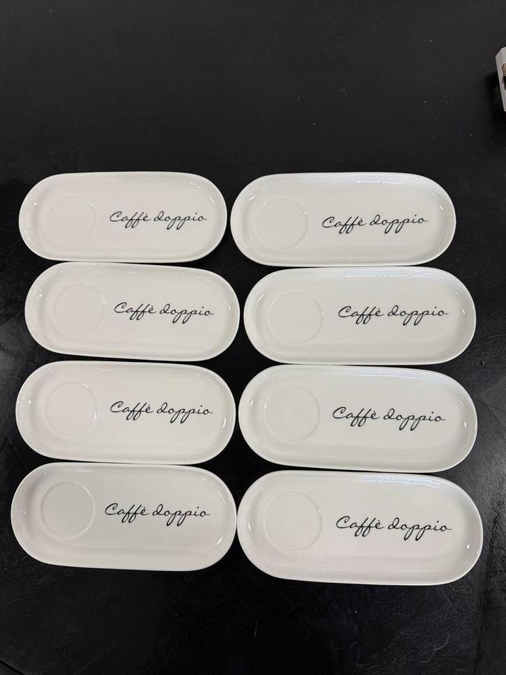 Riviera Maison Caffé Doppio Schotels (8 stuks), Huis en Inrichting, Keuken | Servies, Zo goed als nieuw, Kop(pen) en/of Schotel(s)