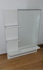 GRATIS!! Badkamerspiegel met plankjes, Huis en Inrichting, Ophalen, Zo goed als nieuw