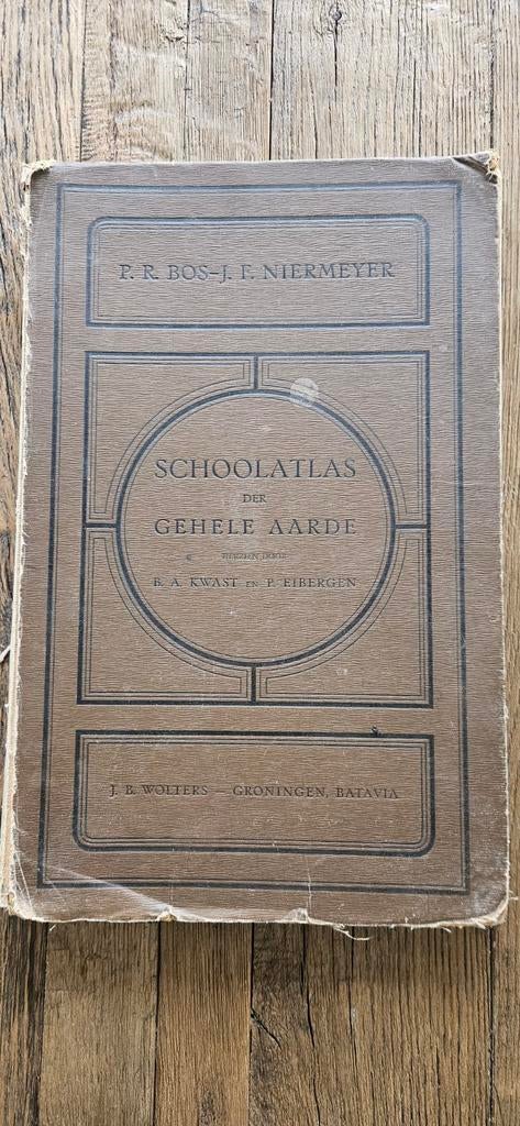SchoolAtlas der gehele aarde Bos Niermeyer, Gelezen, Overige atlassen, Ophalen of Verzenden, 1800 tot 2000