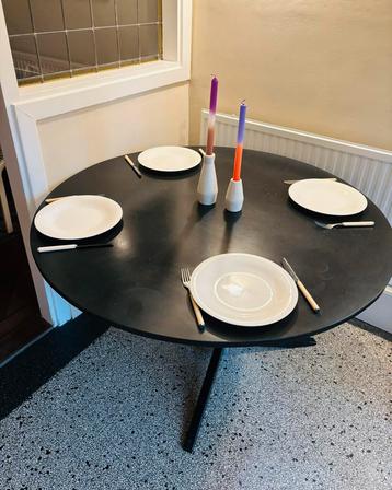 Eettafel rond hard steen Martin Visser TE 6 Spectrum  ) beschikbaar voor biedingen