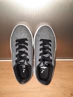 Puma schoenen meisje maat 30, zgan. €5,-., Meisje, Puma, Schoenen, Ophalen of Verzenden