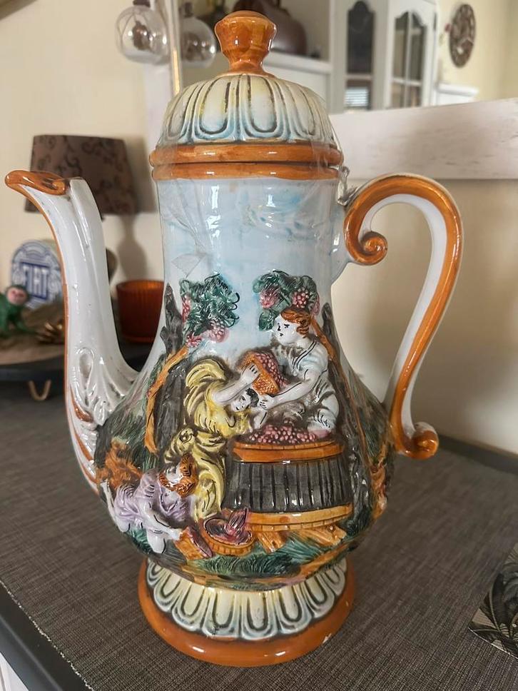 Vintage Capodimonte Porselein koffiekan, Antiek en Kunst, Antiek | Servies compleet, Ophalen