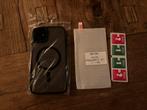 APPLE IPHONE 11 HOESJE + PROTECTOR, Telecommunicatie, Ophalen of Verzenden, Zo goed als nieuw, IPhone 11