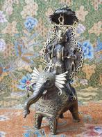 Olifant met berijder prachtig antiek brons beeld uit India.