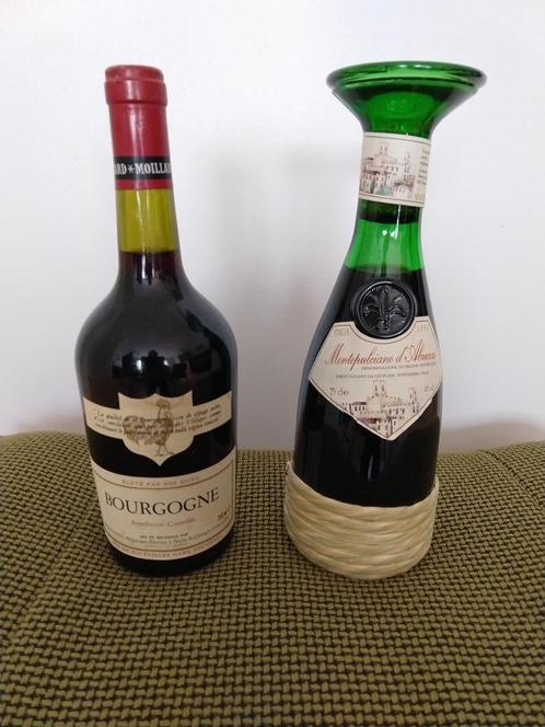 2 oude Bourgogne en Montepulciano flessen wijn (Decoratie), Verzamelen, Wijnen, Nieuw, Rode wijn, Frankrijk, Vol, Ophalen of Verzenden