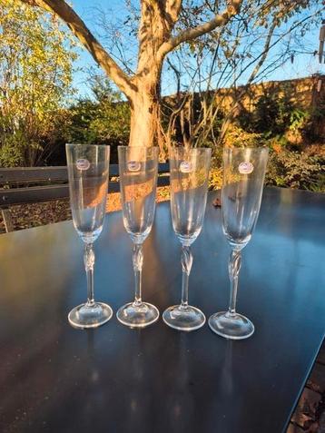 Bohemia Crystal 4 champagneflutes beschikbaar voor biedingen