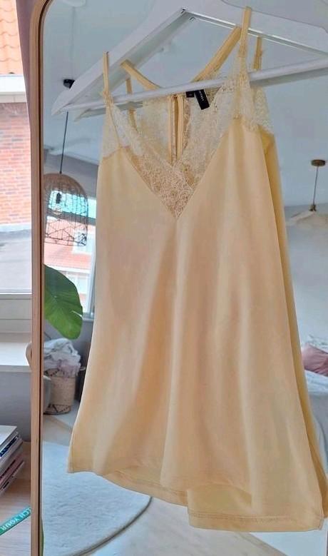 4 prachtige glanzende tops mt s, geschikt voor deze hitte, Kleding | Dames, Tops, Zo goed als nieuw, Wit, Zonder mouw, Ophalen of Verzenden